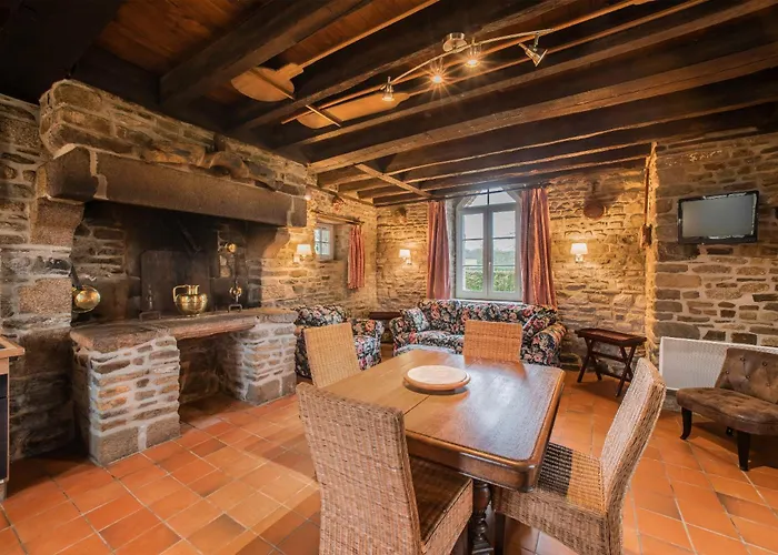 Holiday Home Château de Boucéel Mont Saint Michel